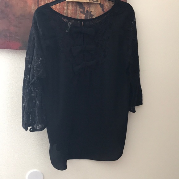 Black blouse - Picture 2 of 4